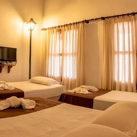 Hotel Mami Vilma Robore ภายนอก รูปภาพ